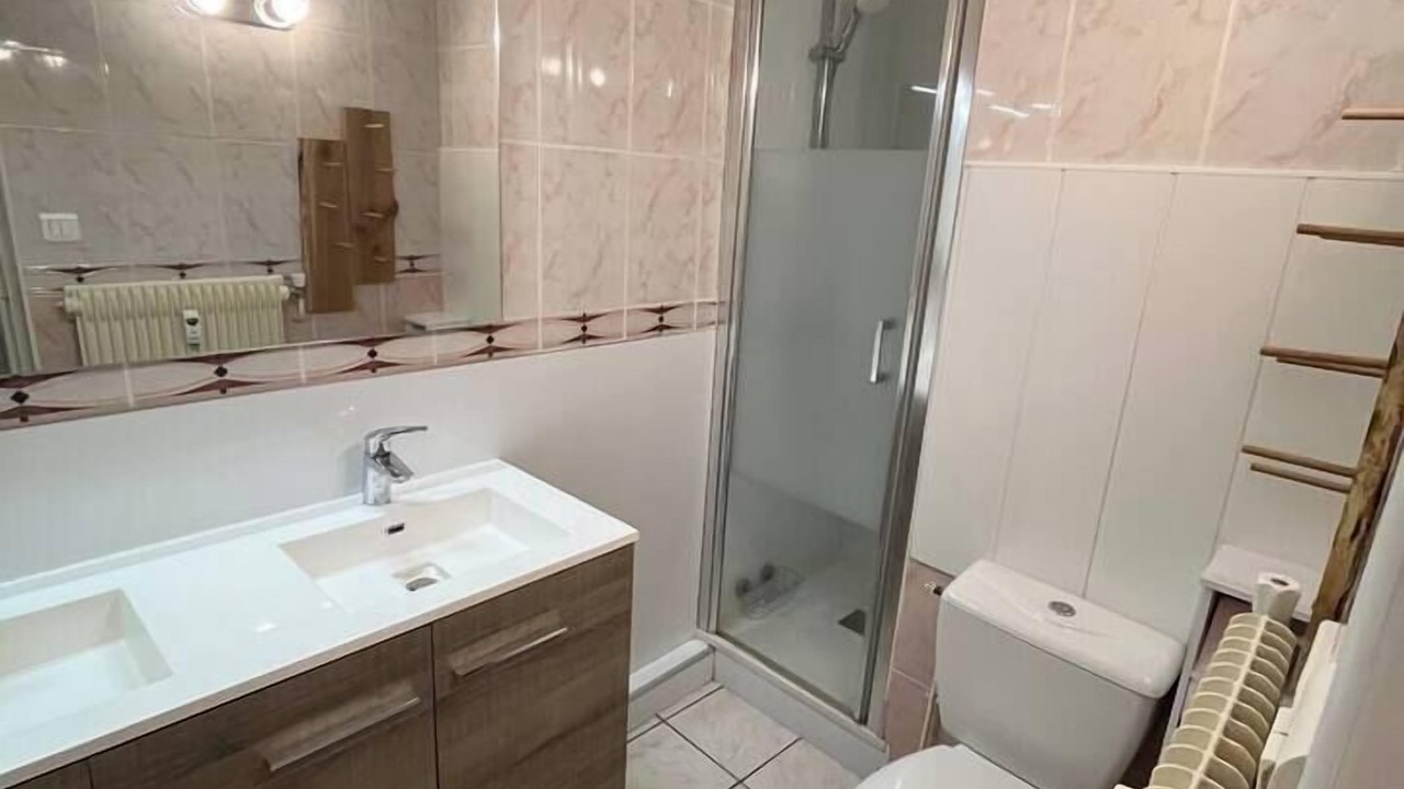 Photo of Bathroom in Chamalieres