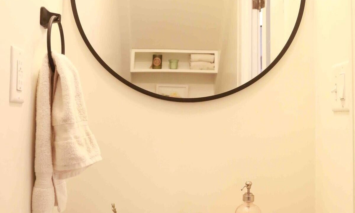 Photo of Bathroom in Candler Park