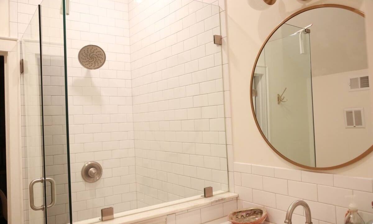 Photo of Bathroom in Candler Park
