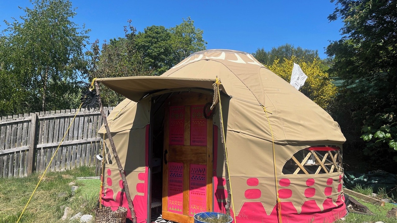 Photo of Others in Contin