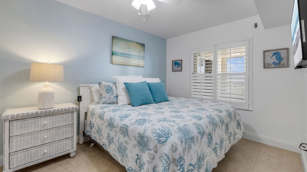 Photo of Bedroom in Seawinds Condo