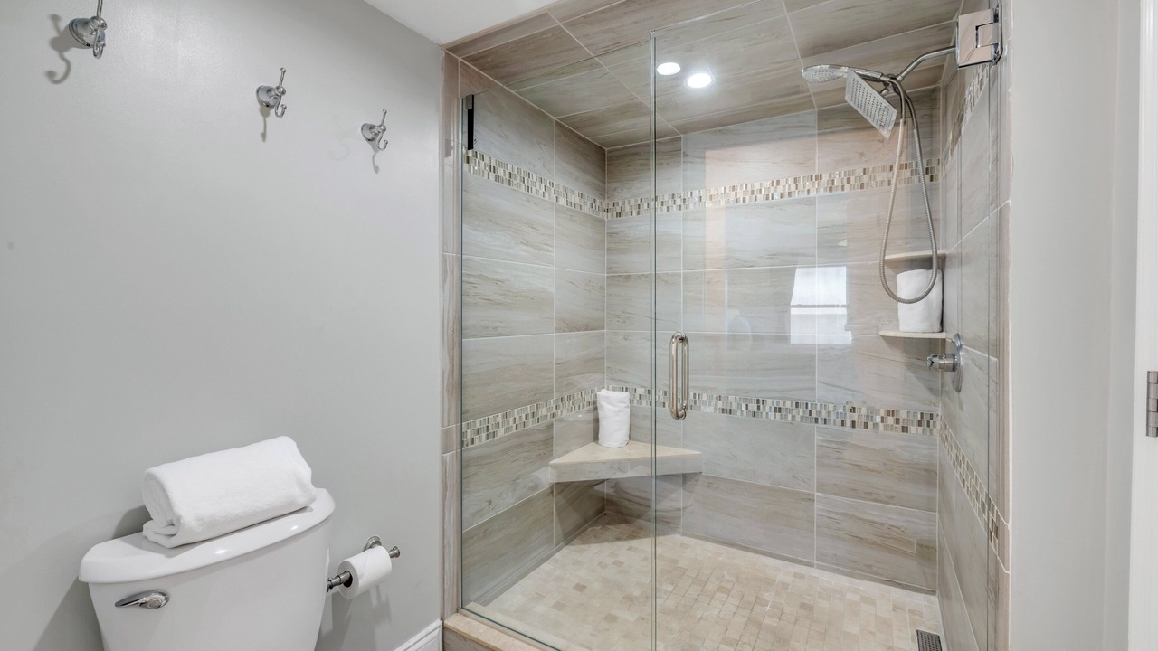 Photo of Bathroom in Seawinds Condo