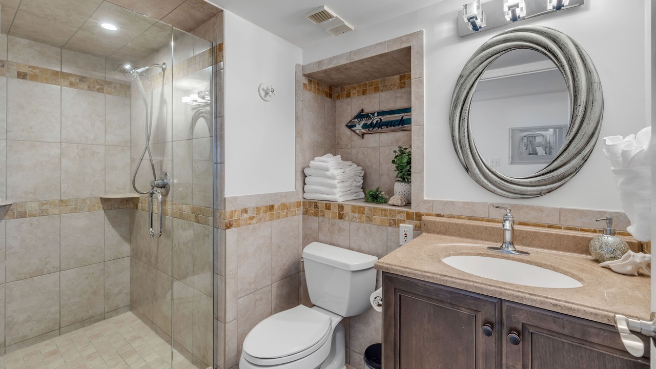 Photo of Bathroom in Seawinds Condo