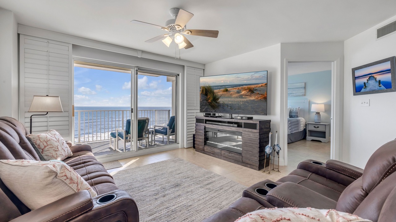 Photo of Livingroom in Seawinds Condo