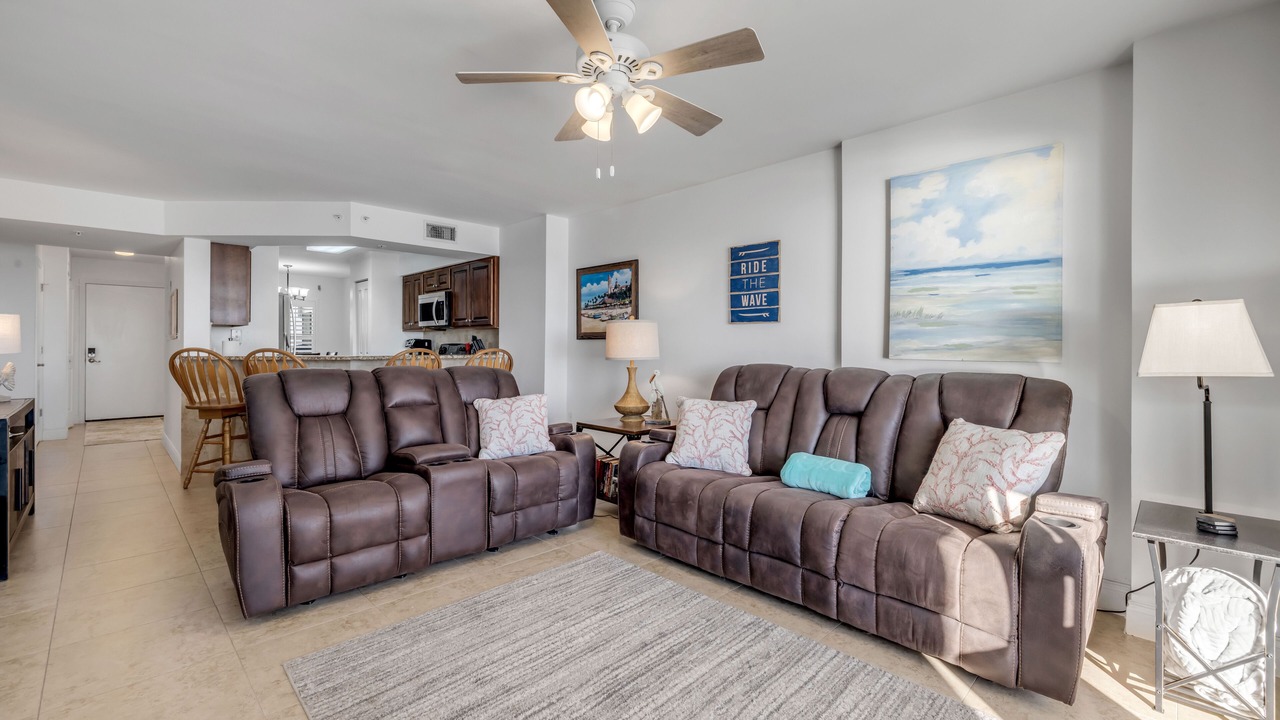 Photo of Livingroom in Seawinds Condo