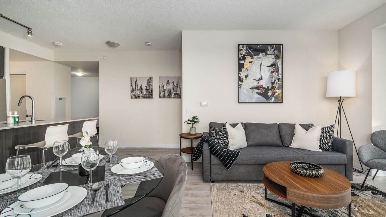 Photo of Livingroom in Hurontario