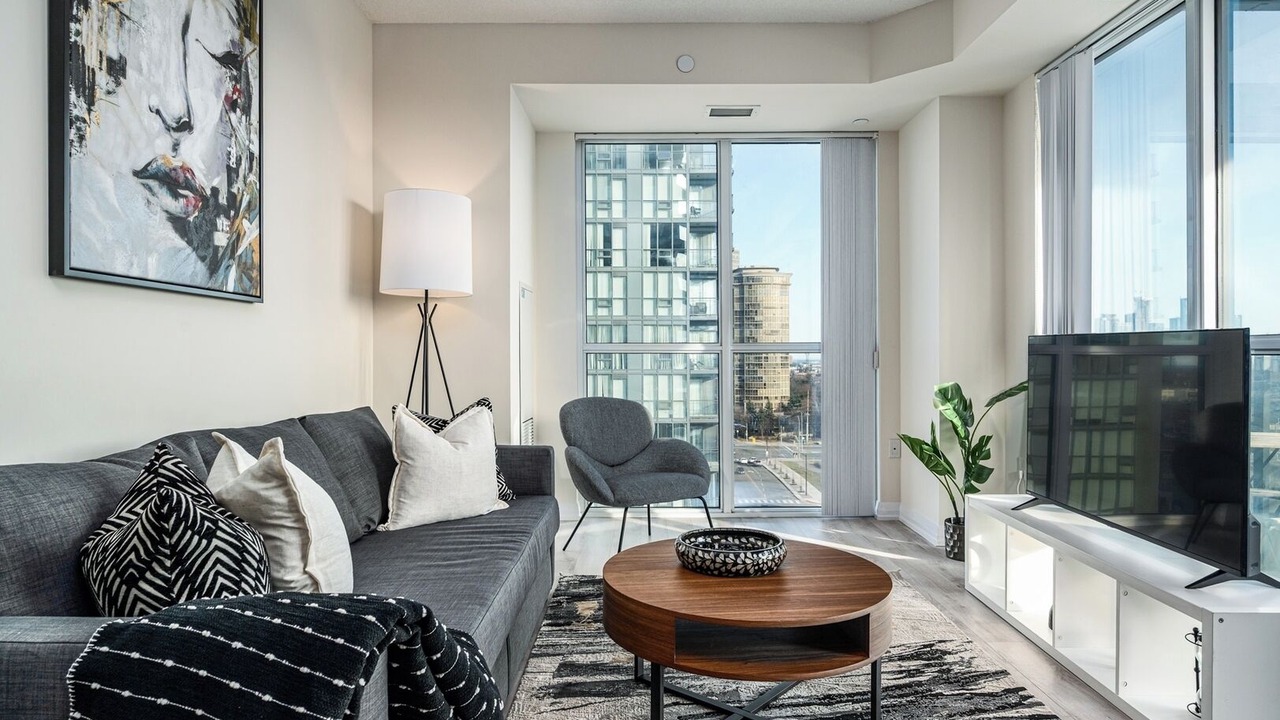 Photo of Livingroom in Hurontario