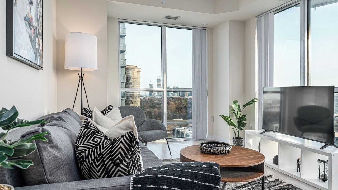 Photo of Livingroom in Hurontario