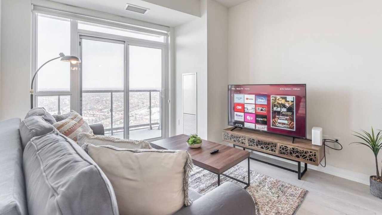 Photo of Livingroom in Hurontario