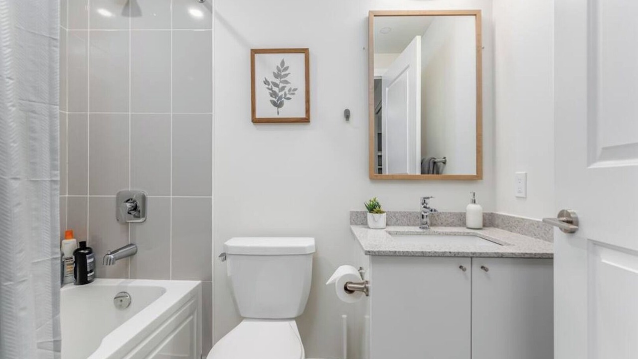Photo of Bathroom in Hurontario