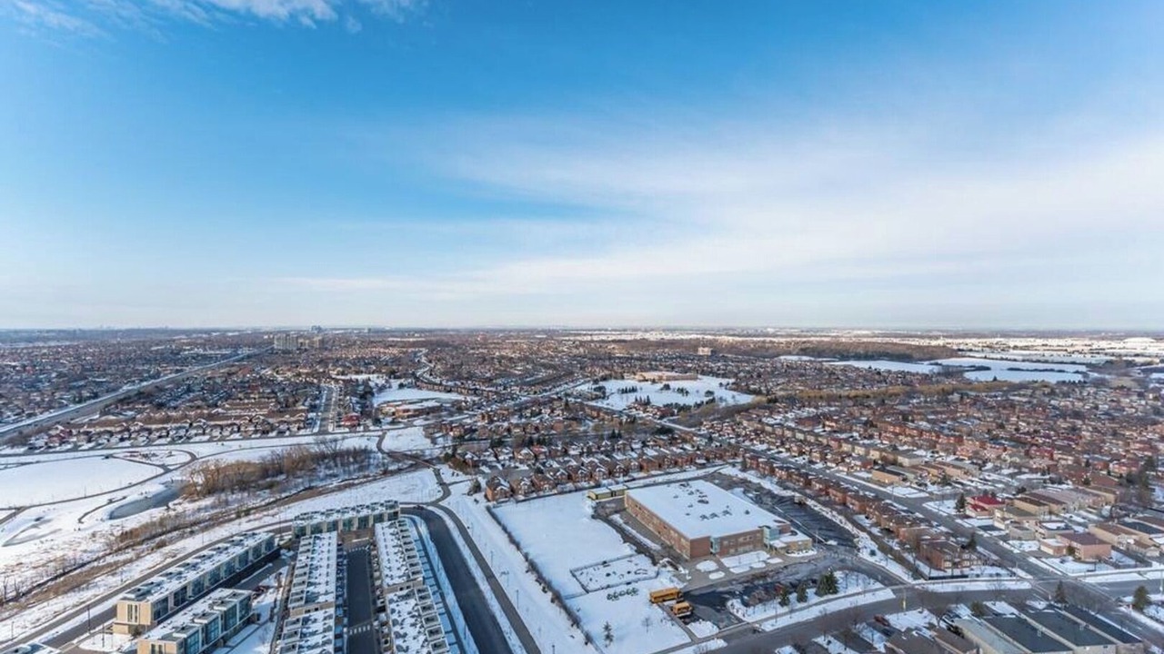Photo of Outdoor in Hurontario