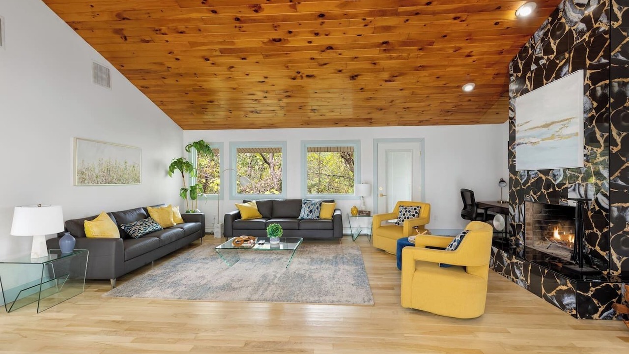 Photo of Livingroom in Monroe