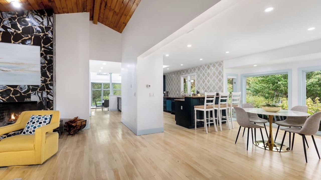 Photo of Others in Monroe