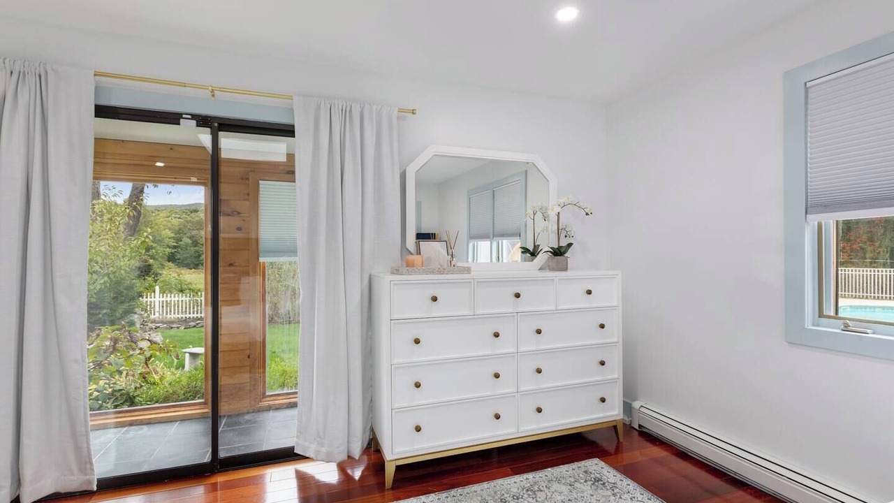 Photo of Others in Monroe