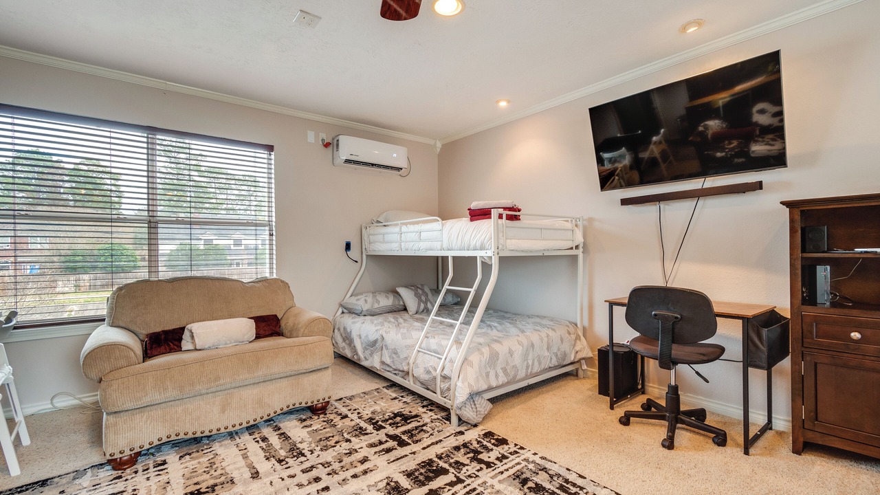 Photo of Bedroom in Wimbledon Falls