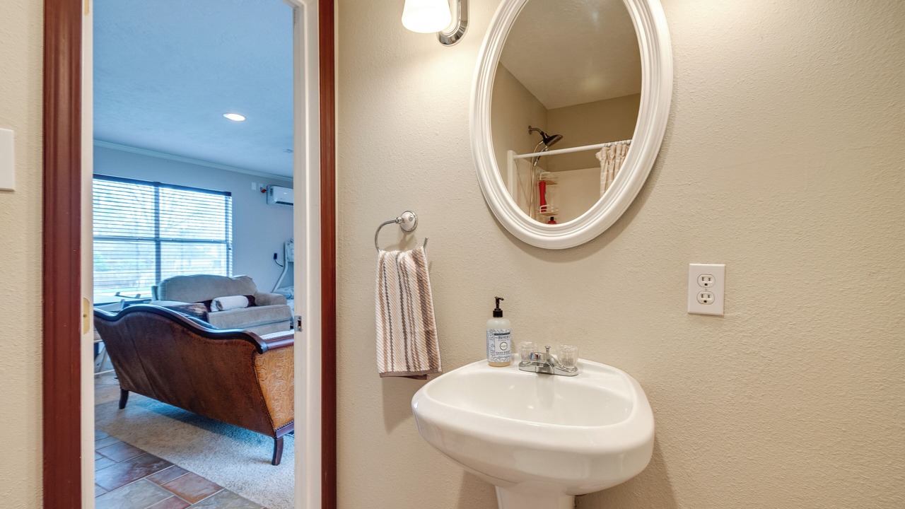 Photo of Bathroom in Wimbledon Falls