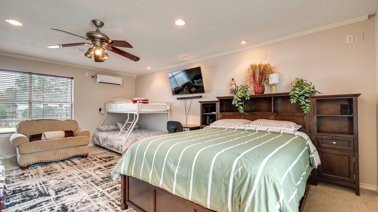 Photo of Bedroom in Wimbledon Falls