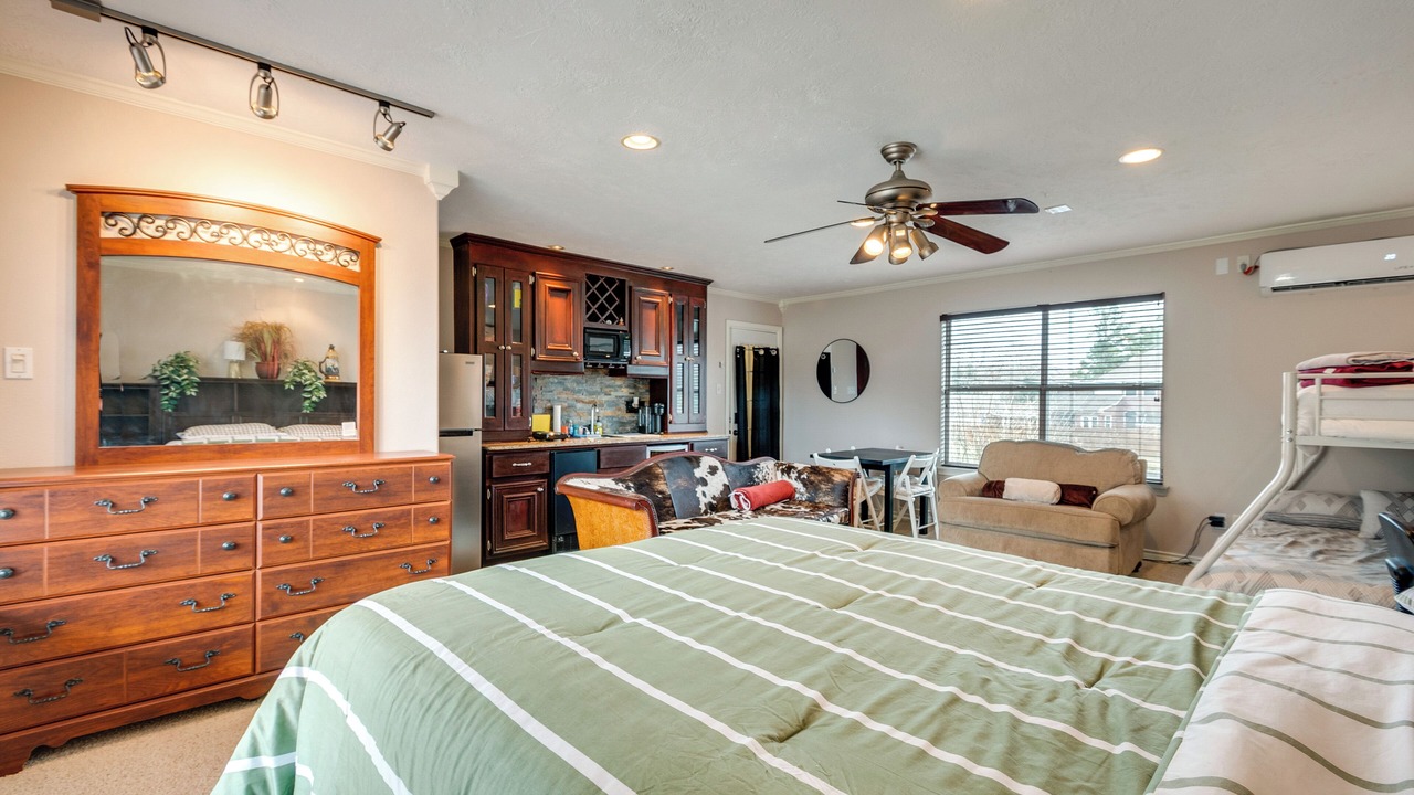 Photo of Bedroom in Wimbledon Falls