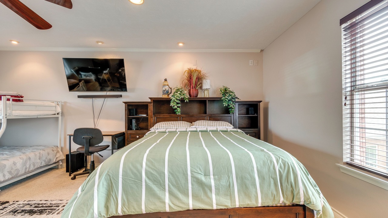 Photo of Bedroom in Wimbledon Falls