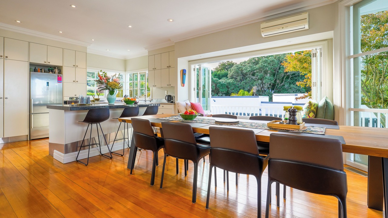 Photo of Others in Parnell