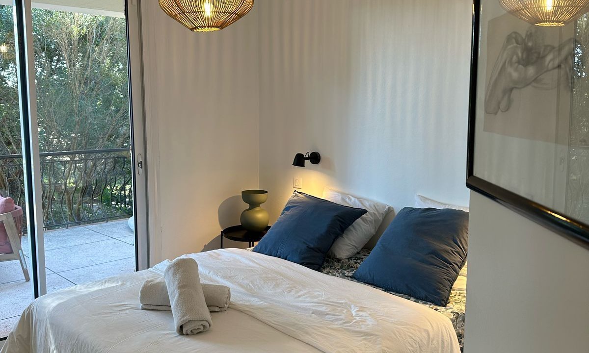 Photo of Bedroom in Saint-Aygulf