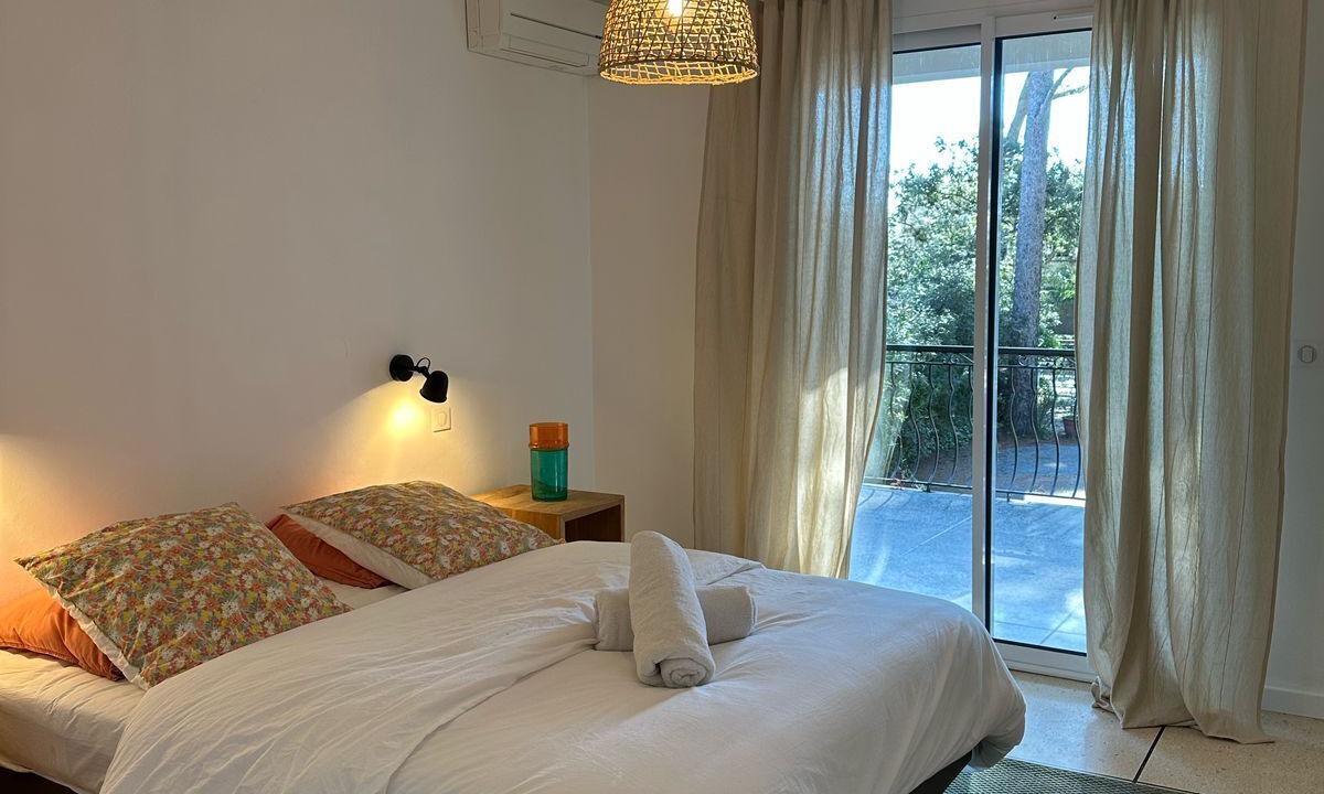 Photo of Bedroom in Saint-Aygulf