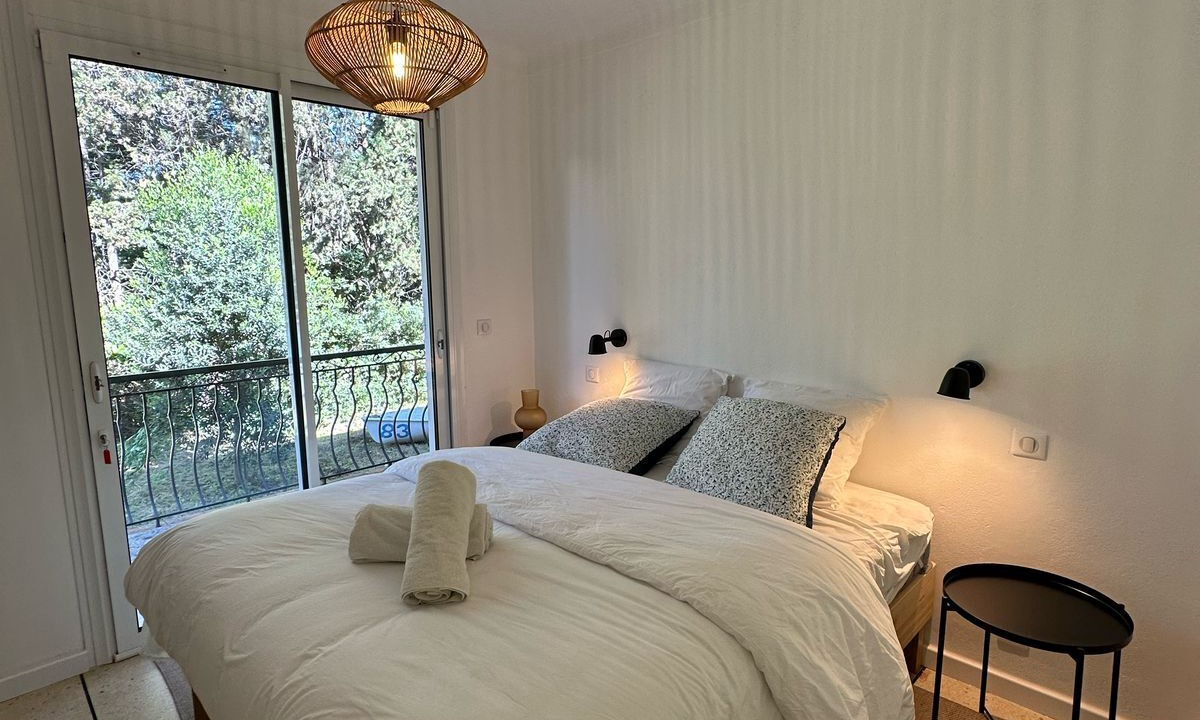 Photo of Bedroom in Saint-Aygulf