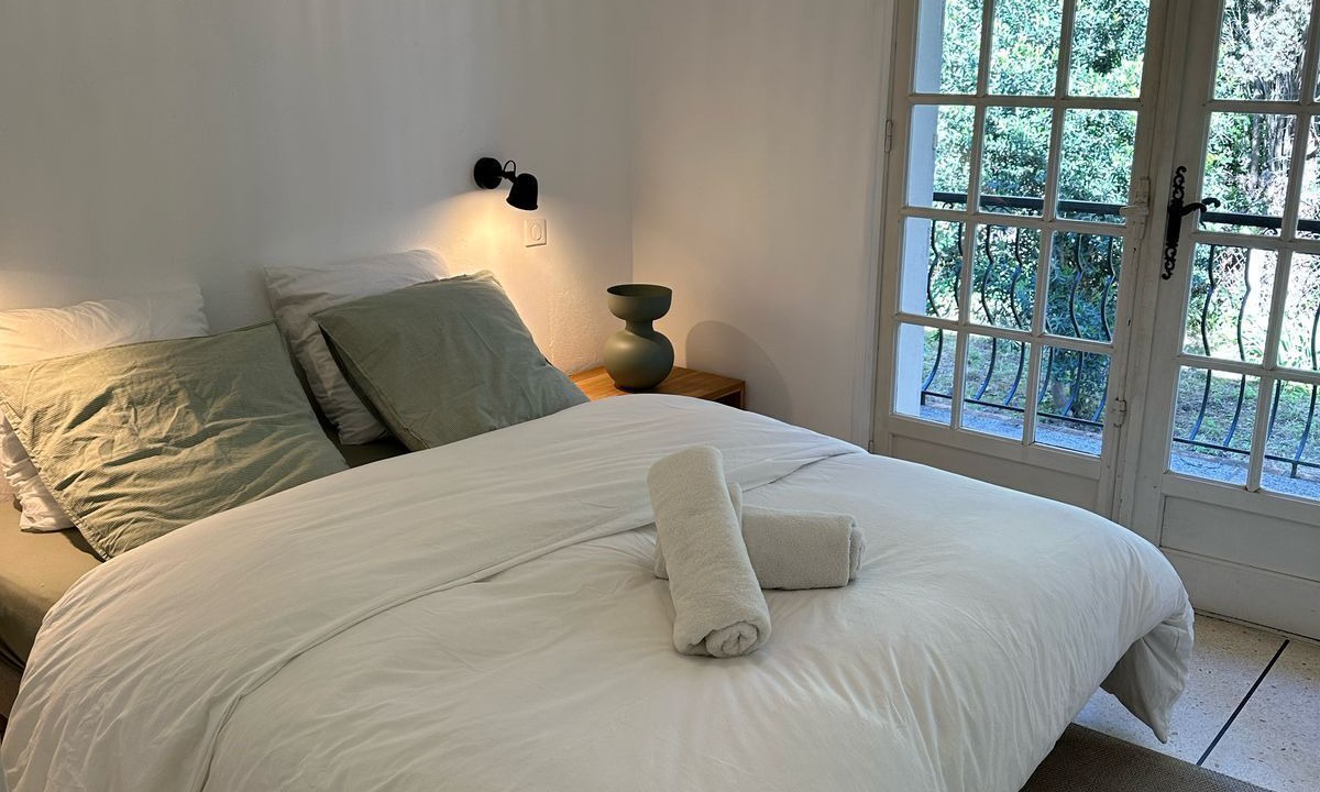 Photo of Bedroom in Saint-Aygulf