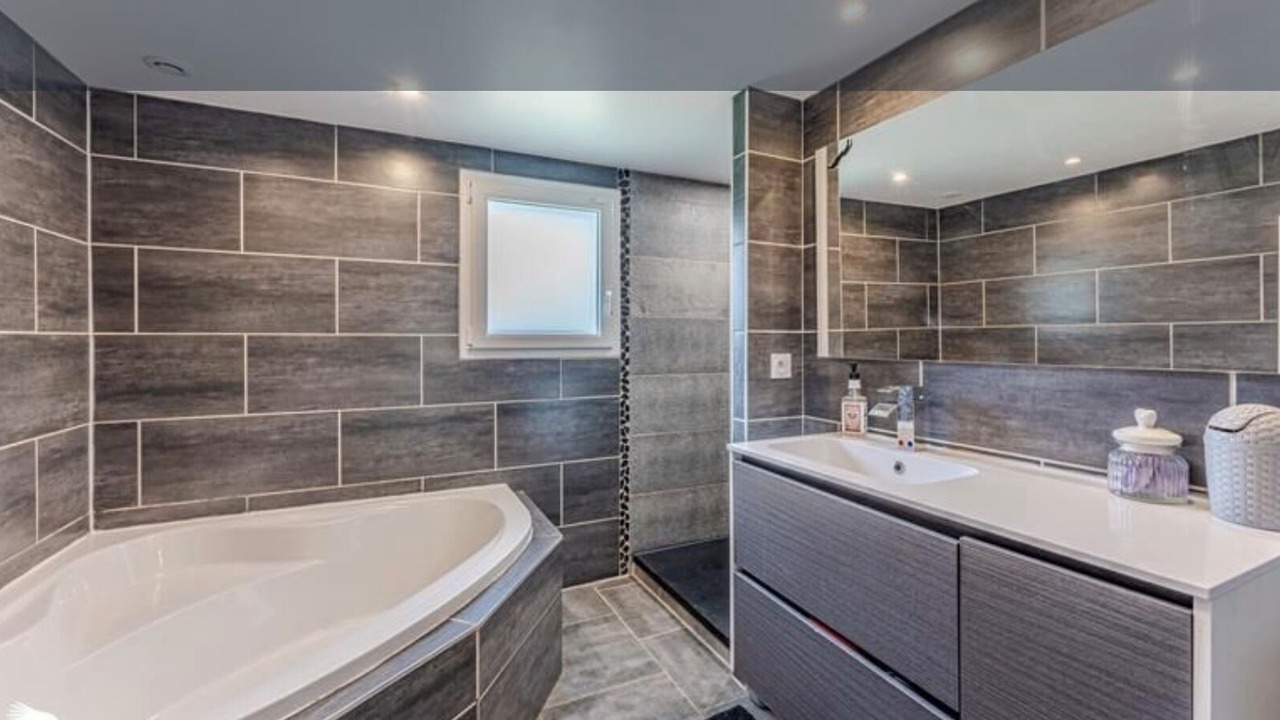 Photo of Bathroom in Luxey