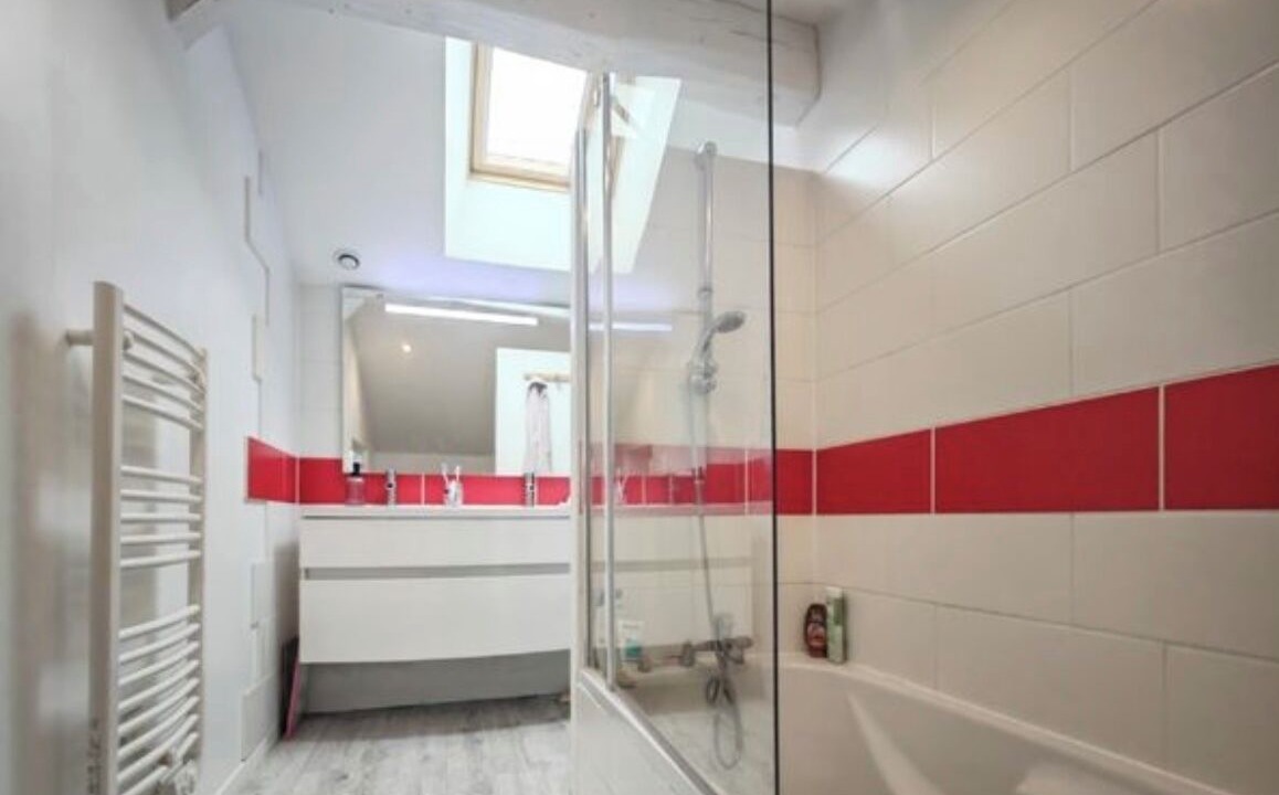 Photo of Bathroom in Luxey