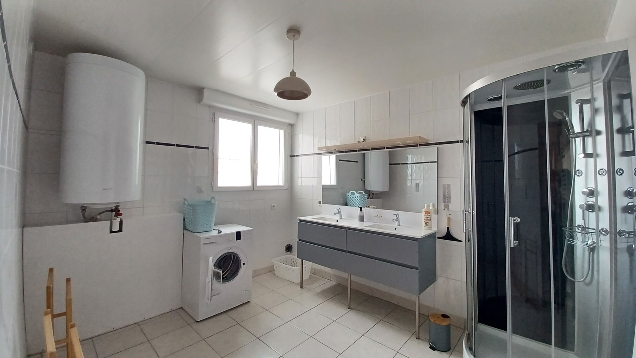 Photo of Bathroom in Beauvoir-sur-Mer