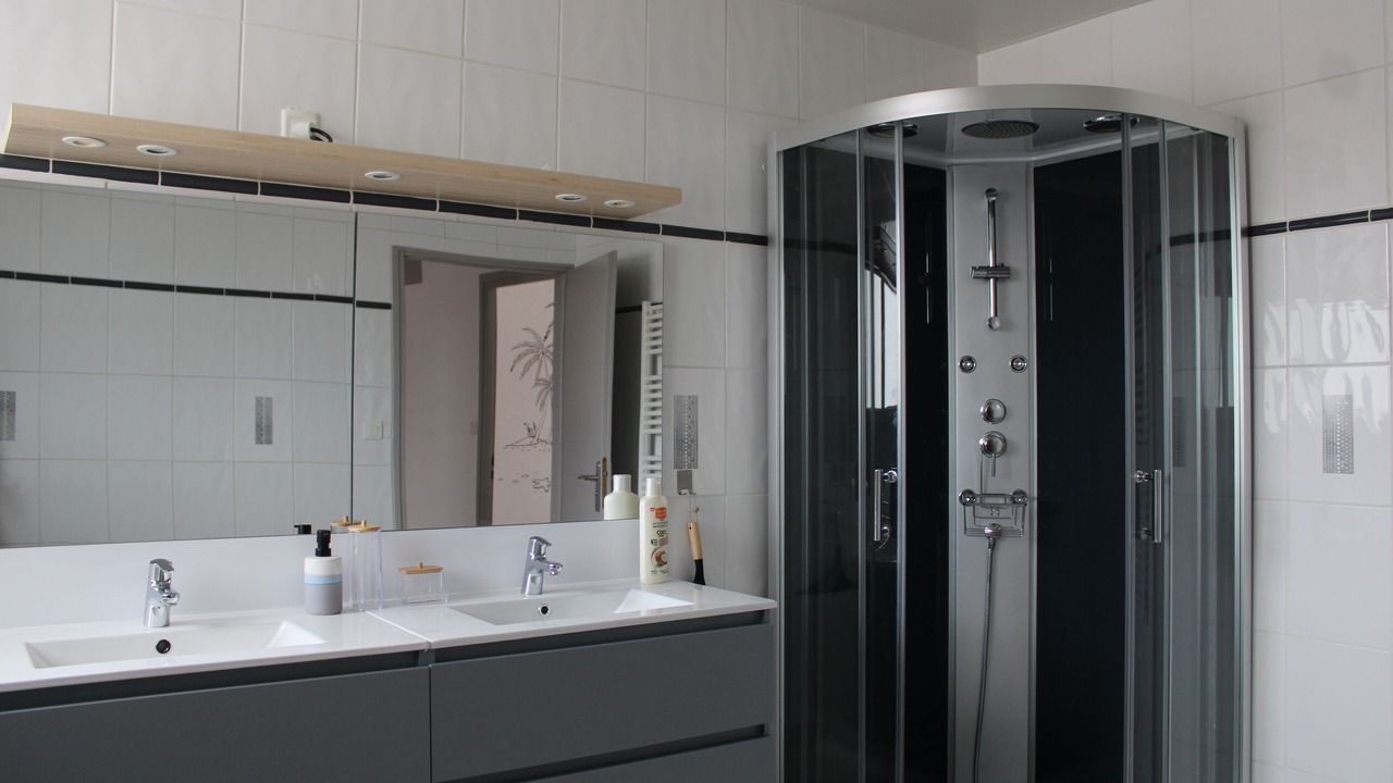 Photo of Bathroom in Beauvoir-sur-Mer