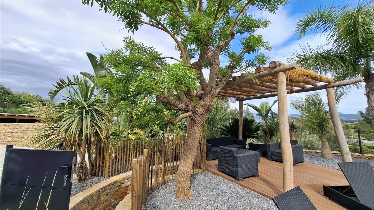 Photo of Patio Balcony in Cuers