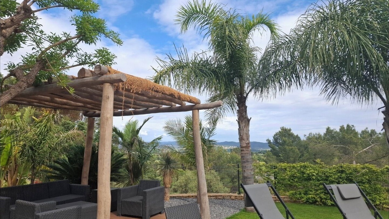 Photo of Patio Balcony in Cuers