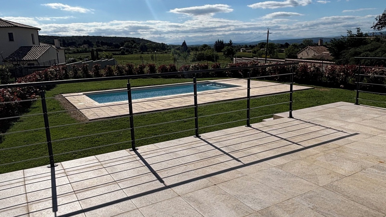 Photo of Outdoor in Flaux