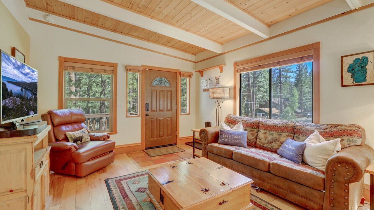 Photo of Bedroom in Country Club Estates