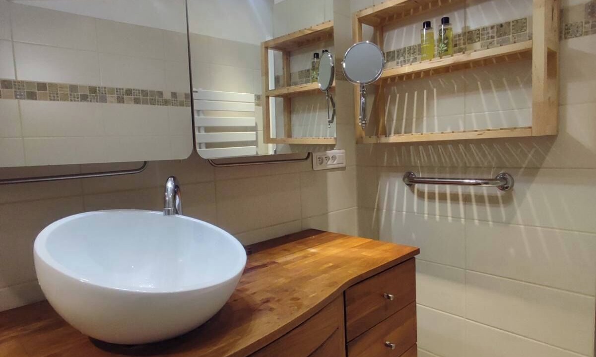 Photo of Bathroom in La Capelle-et-Masmolene