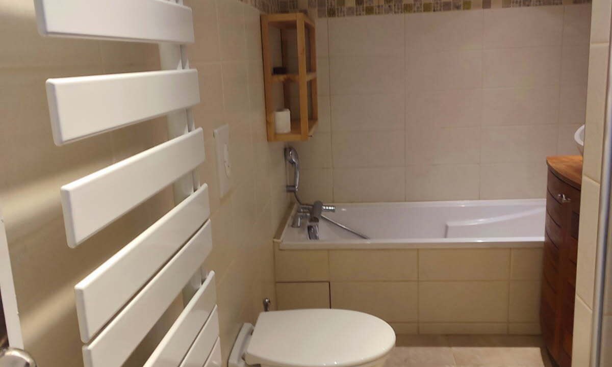 Photo of Bathroom in La Capelle-et-Masmolene