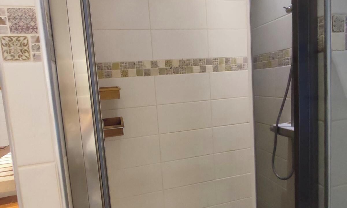 Photo of Bathroom in La Capelle-et-Masmolene