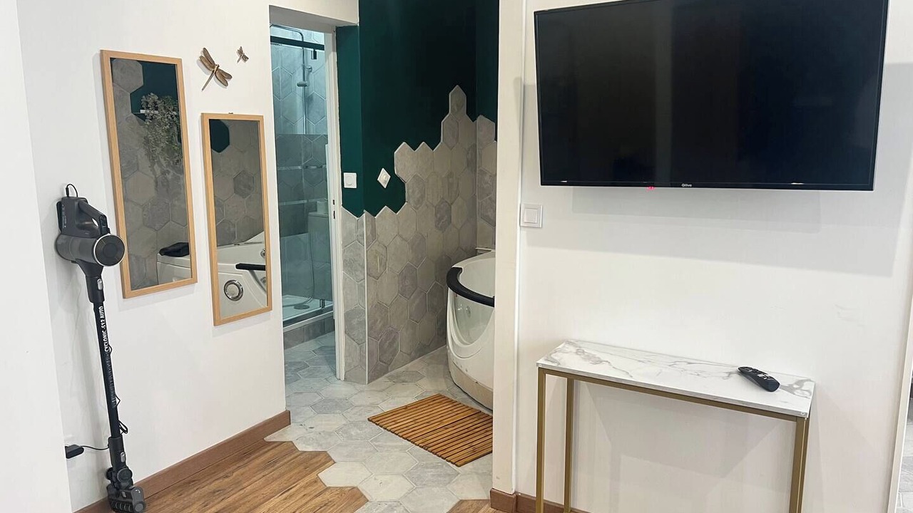 Photo of Bathroom in Jean Moulin - Marius Berliet