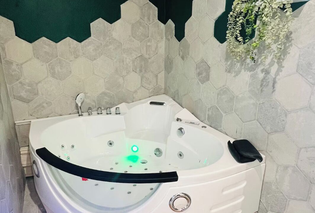 Photo of Bathroom in Jean Moulin - Marius Berliet