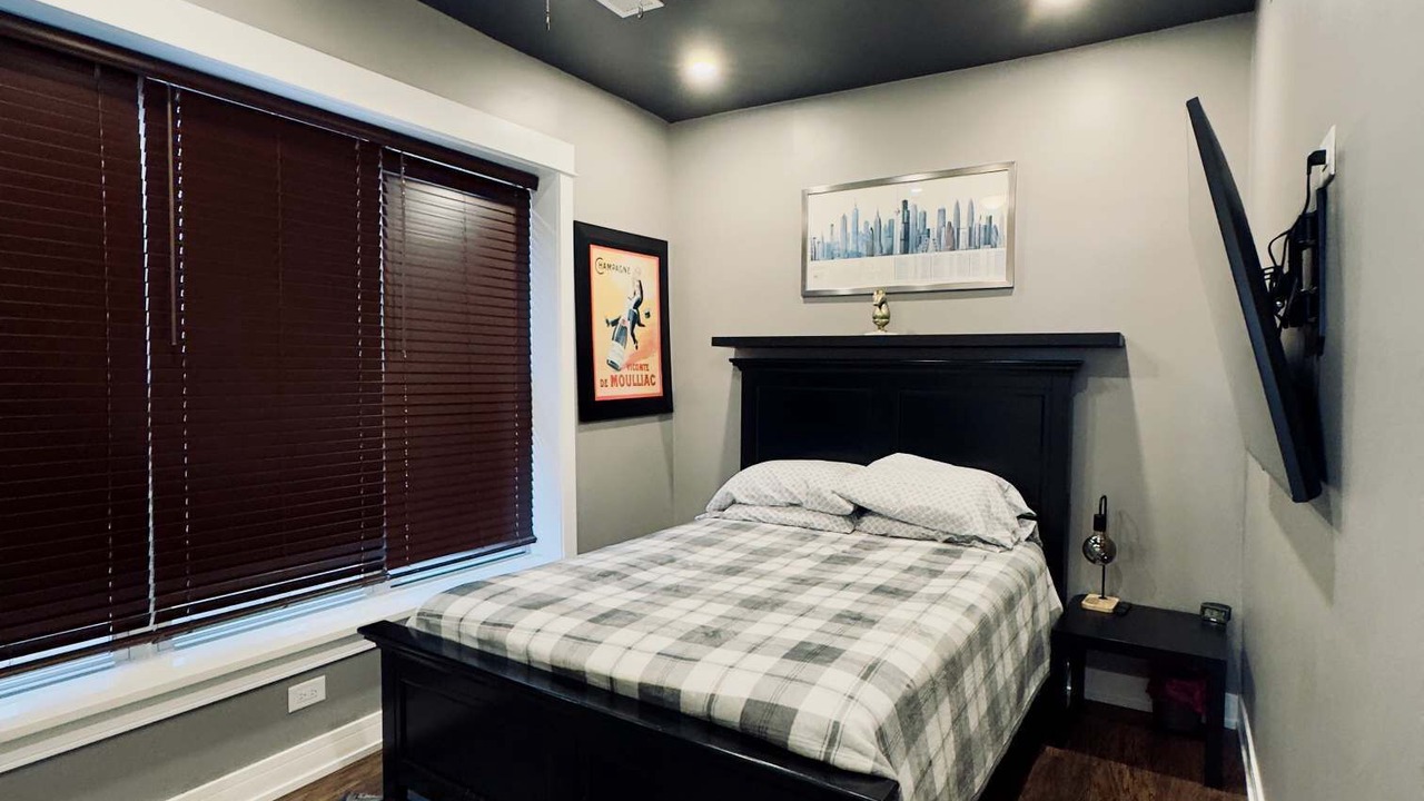 Photo of Bedroom in North Lawndale