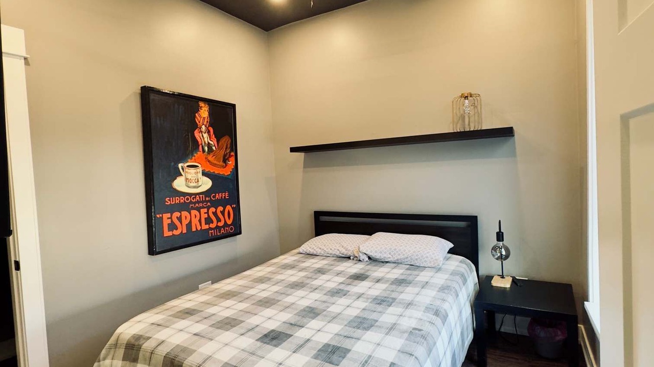 Photo of Bedroom in North Lawndale