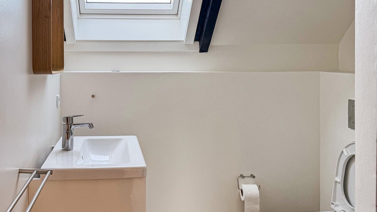 Photo of Bathroom in Fur