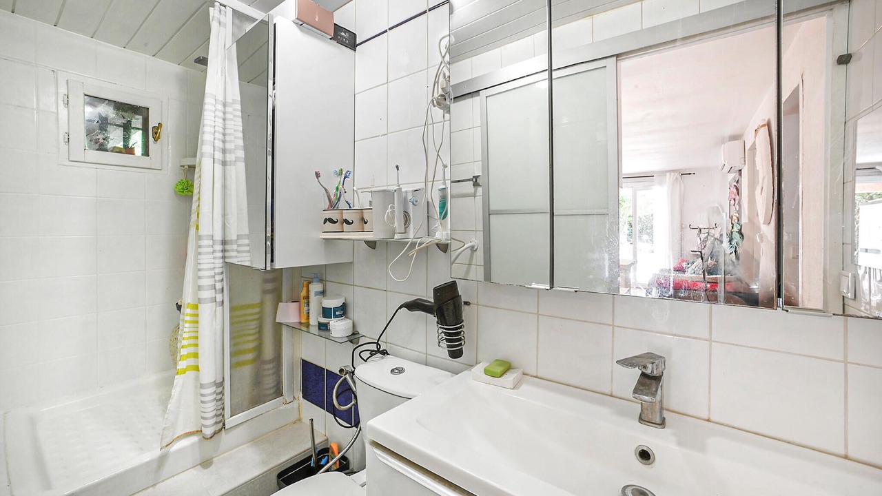 Photo of Bathroom in Lunel