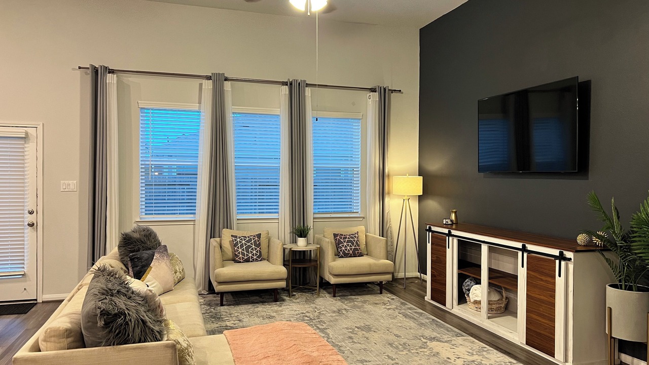 Photo of Livingroom in Iowa Colony
