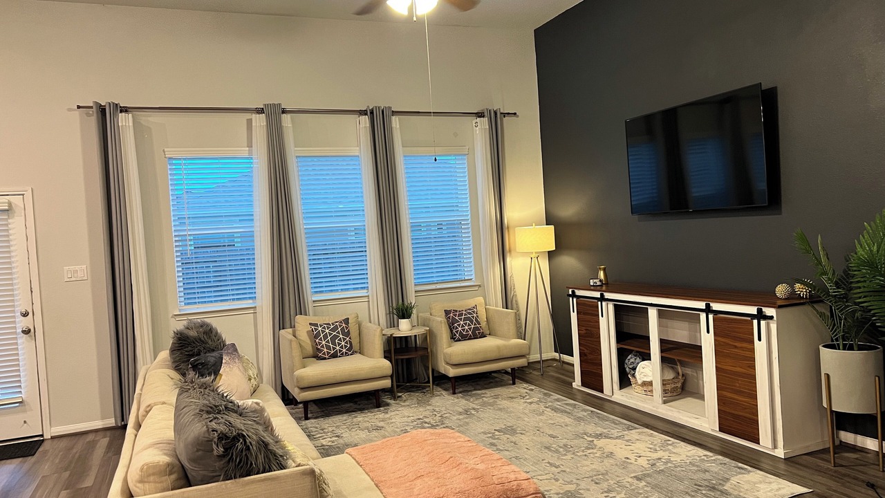 Photo of Livingroom in Iowa Colony