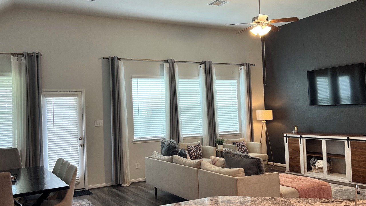Photo of Livingroom in Iowa Colony