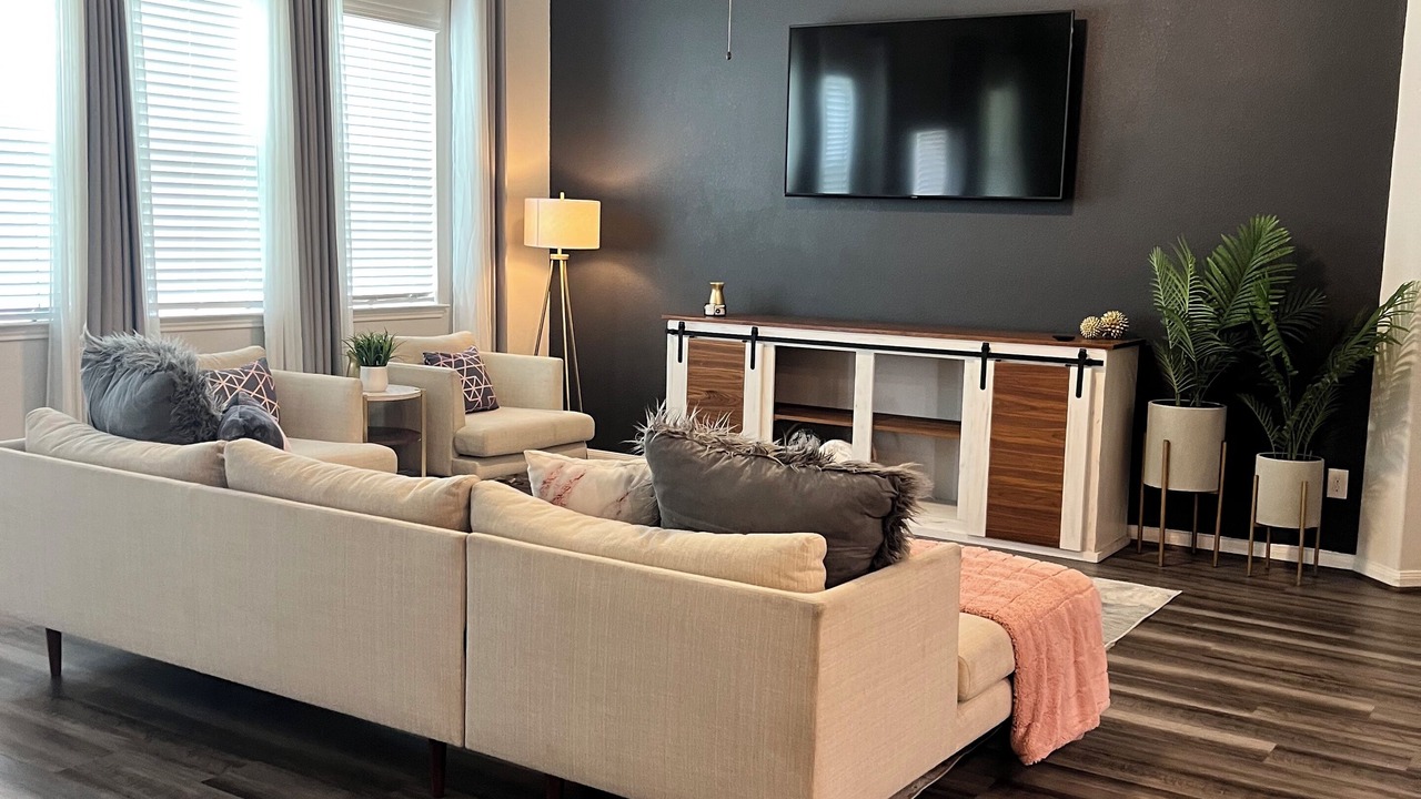 Photo of Livingroom in Iowa Colony