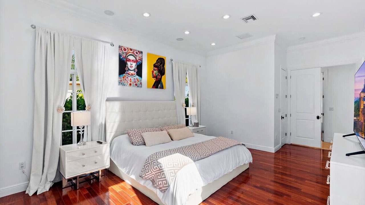 Photo of Bedroom in South Lake